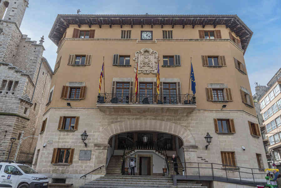 Mallorca - Sóller 04 - Ayuntamiento.jpg